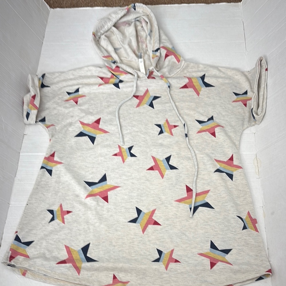Star Patterned Short Sleeve Hoodie medium